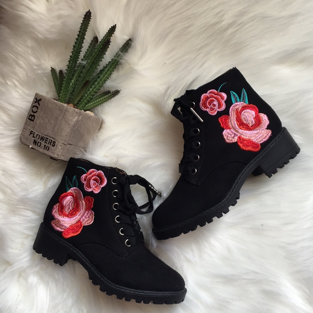 NWOT- Steven Madden Kids Boots